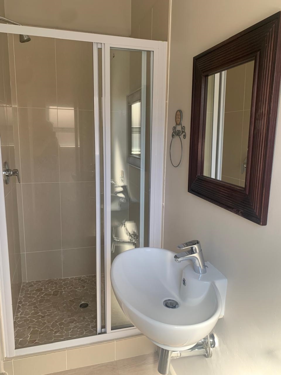 To Let 3 Bedroom Property for Rent in Middedorp Western Cape